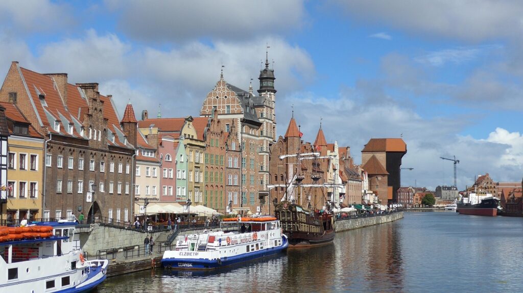 gdansk 1044857 1280 - „Wspieramy każdego w odkrywaniu i rozwijaniu swojego potencjału, by żyć pełnią życia”