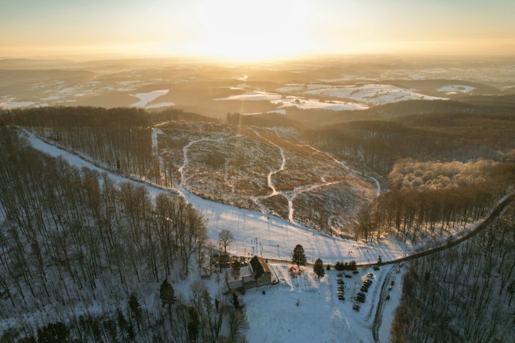 Topowe kierunki na wycieczki zimowe w Polsce