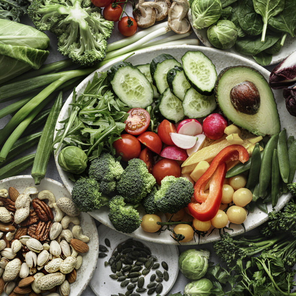 raw veggies nuts flat lay food photography - „Wspieramy każdego w odkrywaniu i rozwijaniu swojego potencjału, by żyć pełnią życia”